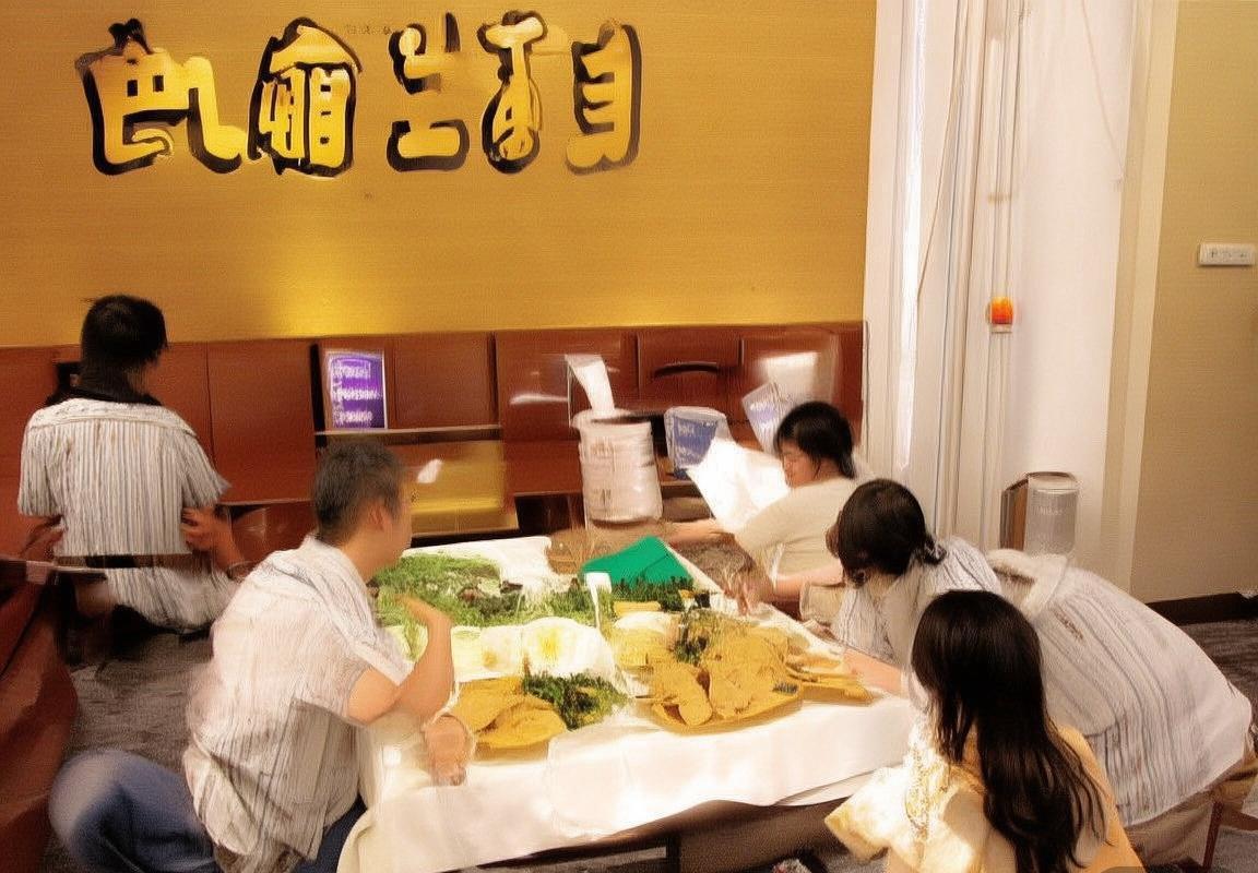 骑士逆转篮网：詹姆斯拉塞尔巅峰对决回顾(图2)